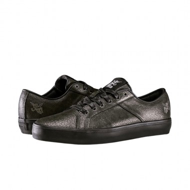 GLOBE SURPLUS SHOES BLACK DISTRESS/BAUER