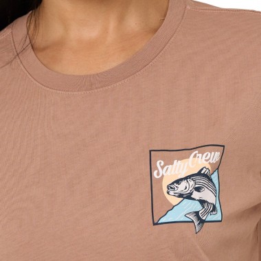 SALTY CREW FISH STAMP BF W TEE MOCHA