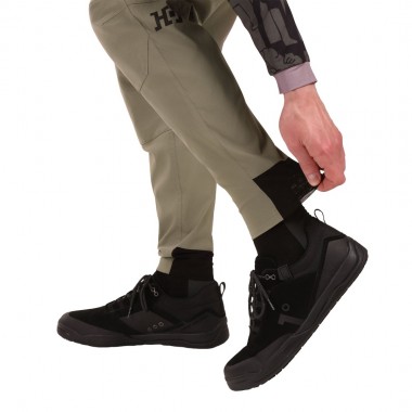 HORSEFEATHERS STOKER BIKE PANTS TAUPE