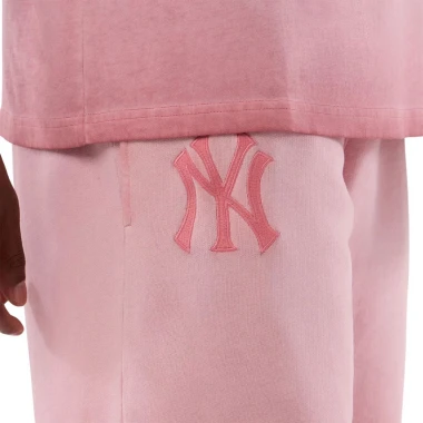 NEW ERA MLB NEW YORK YANKEES WASHED LOGO SHORTS PASTEL PINK