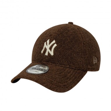 NEW ERA MLB NEW YORK YANKEES WINTER BORG 9FORTY ADJ CAP BROWN