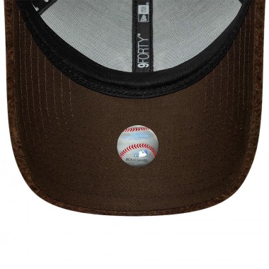 NEW ERA MLB NEW YORK YANKEES WINTER BORG 9FORTY ADJ CAP BROWN
