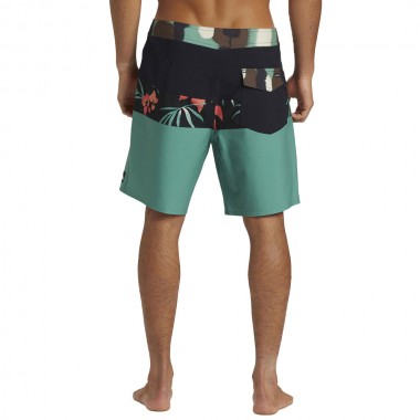 QUIKSILVER SURFSILK PANEL 18 BOARDSHORTS OMNI SCALLOP BLACK