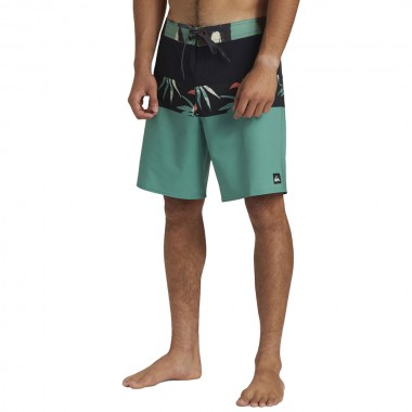 QUIKSILVER SURFSILK PANEL 18 BOARDSHORTS OMNI SCALLOP BLACK