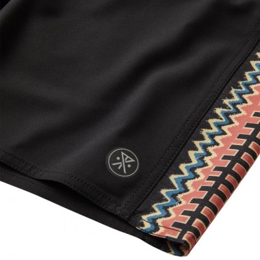 ROARK PASSAGE SIDE PANEL BOARDSHORTS 16&quot BLACK
