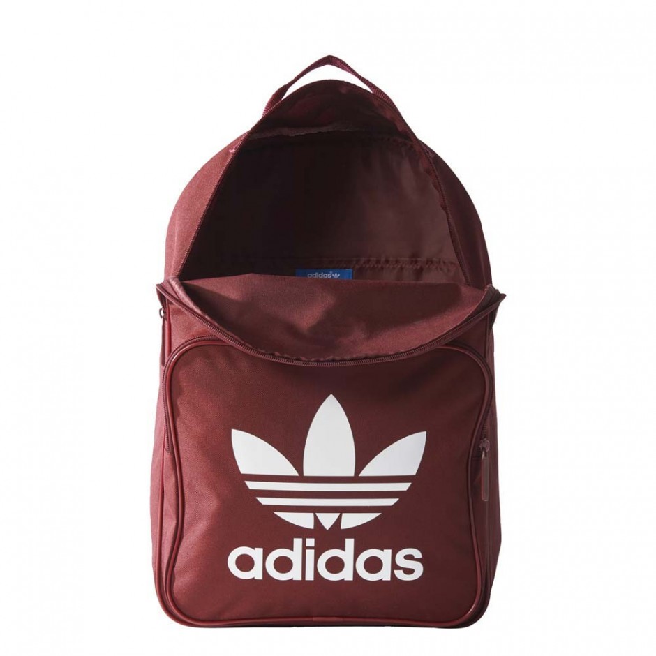 adidas collegiate burgundy backpack Striker II Team Get all the space you need for your stuff with this adidas backpack adidas Amplifier Backpack - Burgundy