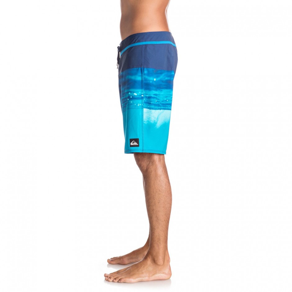 QUIKSILVER HOLD DOWN VEE 19" BOARDSHORT ESTATE BLUE